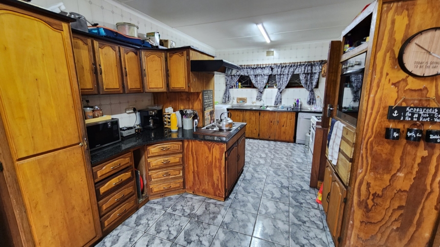 5 Bedroom Property for Sale in Hartenbos Central Western Cape